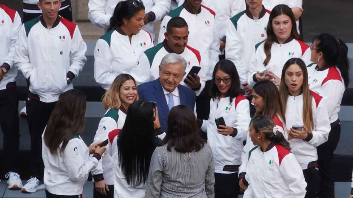 AMLO abandera a delegación mexicana para los Juegos Olímpicos de París 2024