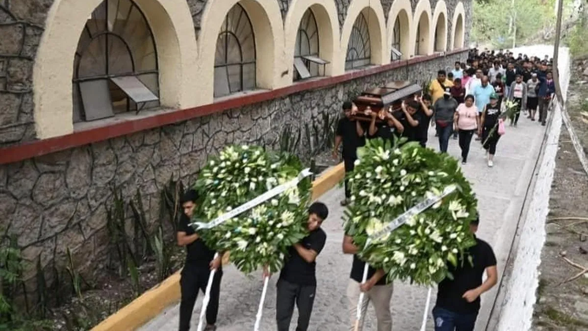 Despiden en Ayotzinapa al joven fallecido por explosión en la normal