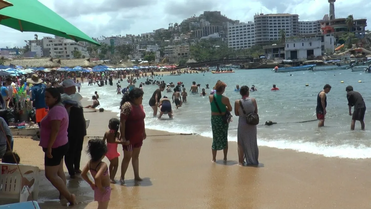 Buscan certificación Blue Flag para playas de Acapulco