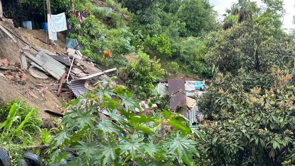 Derrumbe de tierra sepulta vivas a tres niñas en Jiutepec, Morelos