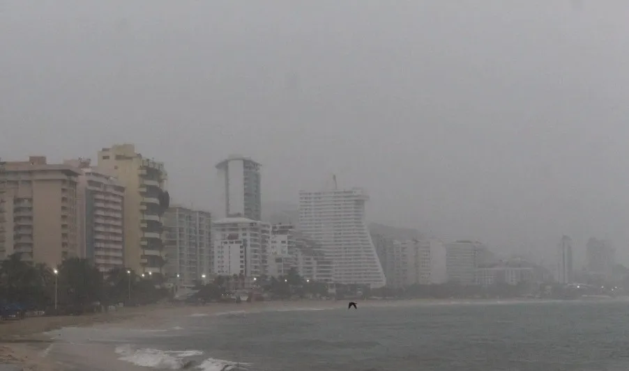 SEG suspende clases para el turno vespertino por lluvias de este martes