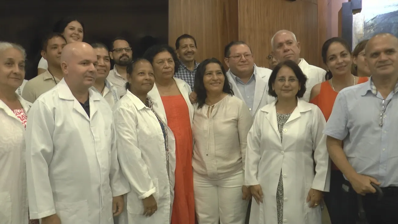 Llegan 62 nuevos médicos cubanos para reforzar la atención en centros de salud de Acapulco