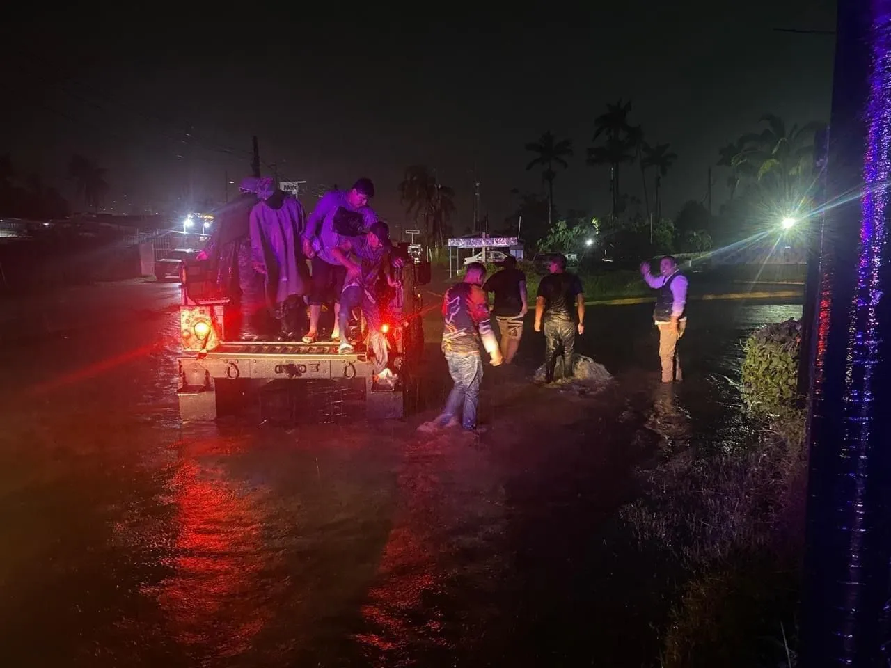 Por inundaciones en Acapulco, CFE suspenderá el servicio eléctrico en la zona Diamante