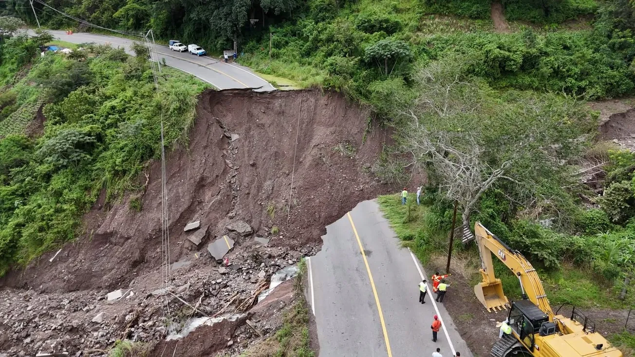 Lluvias de John incomunican a municipios de la región Centro; destruidos 4 caminos en Chilpancingo