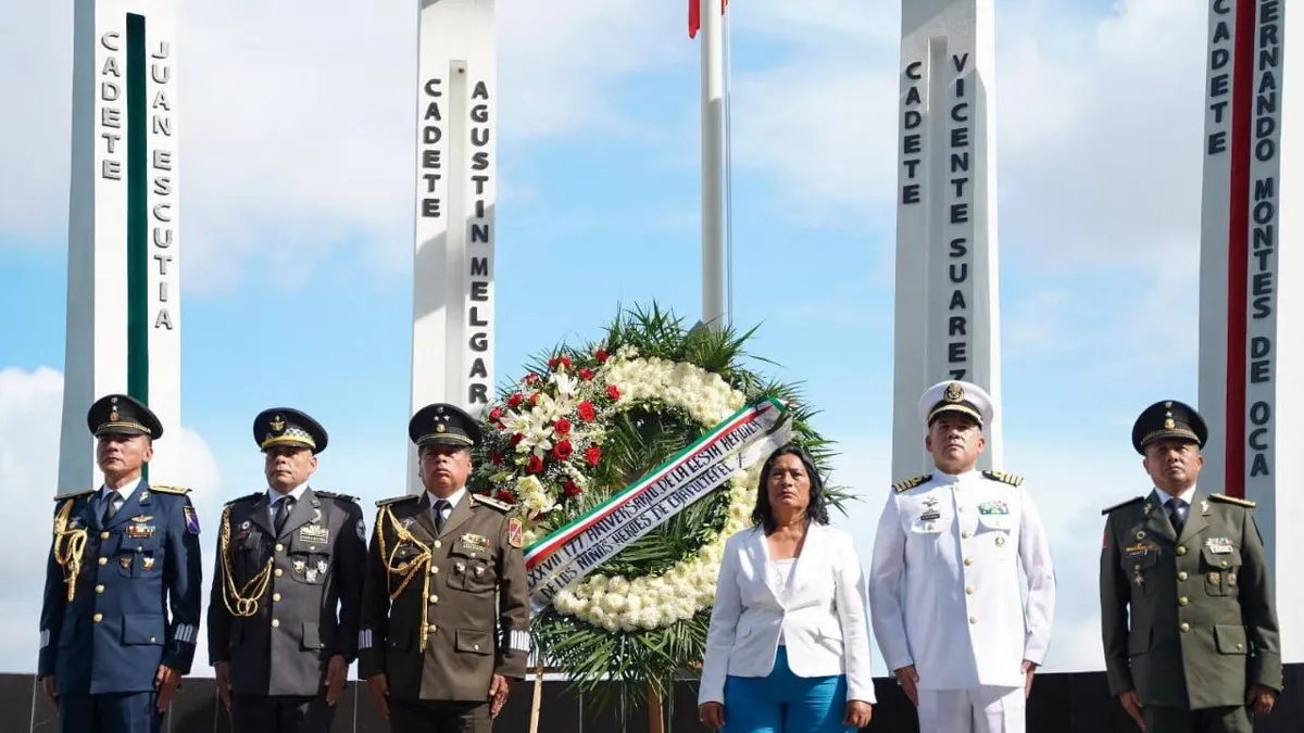 Autoridades y Fuerzas Armadas rinden homenaje a los Niños Héroes en Acapulco