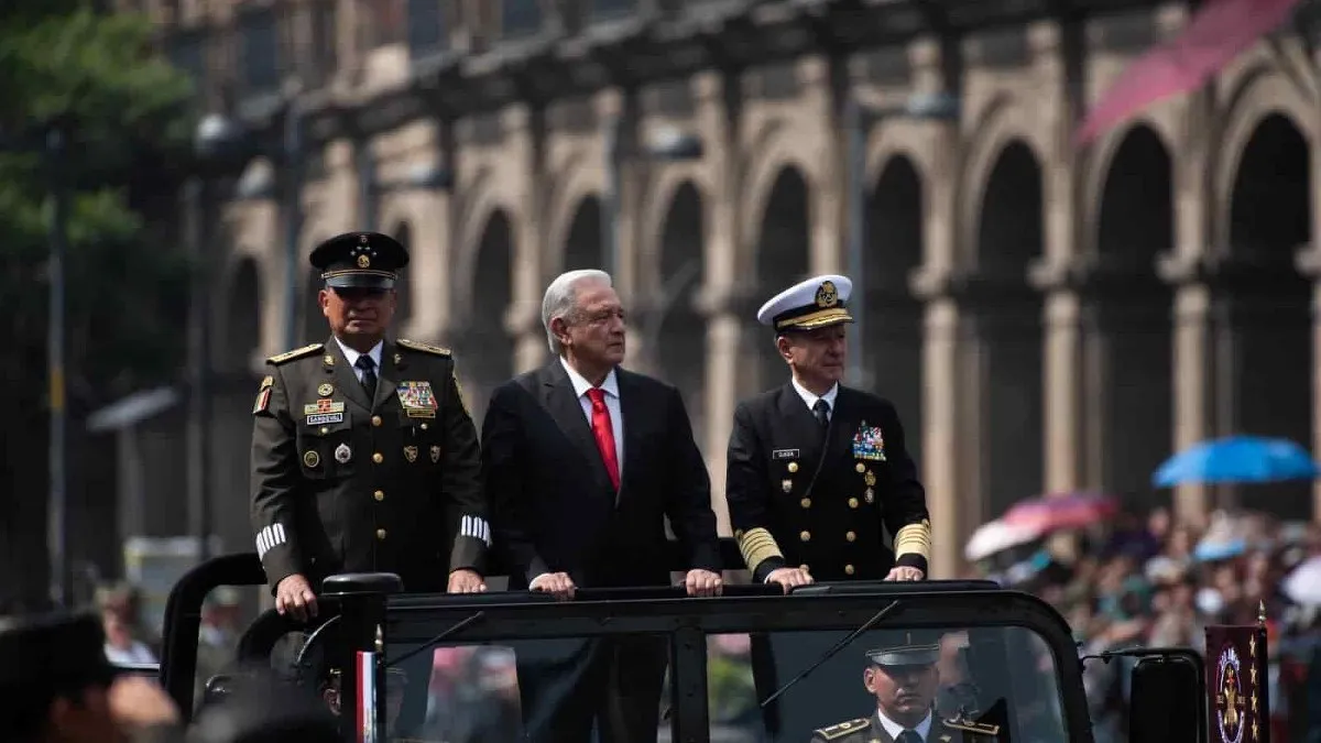 AMLO busca darle más poder legal y económico al Ejército; manda dos iniciativas al Congreso