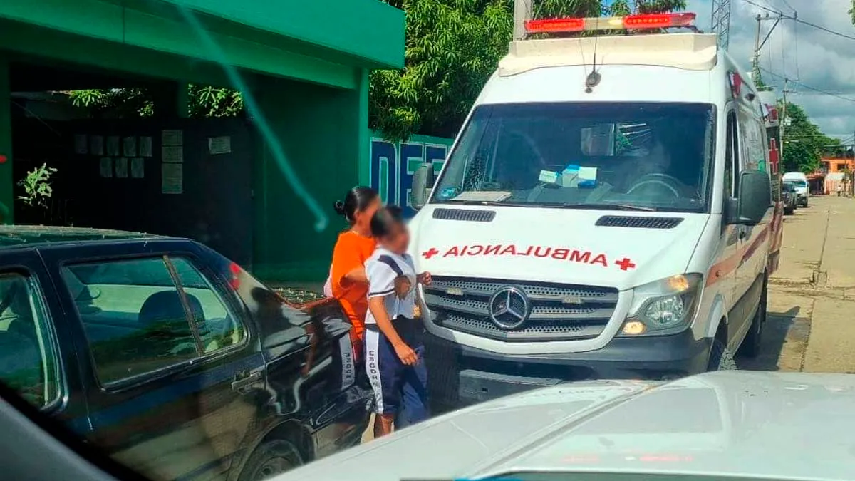 Se intoxican al menos 20 niños en una secundaria de San Marcos, Guerrero