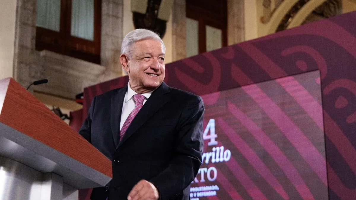 AMLO: "la señora Kamala y el señor Trump, trataron con respeto a México” en el debate, dice