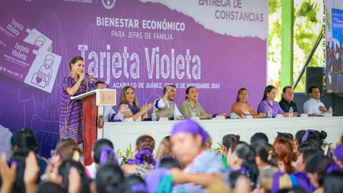 Entregan mil 267 certificados a mujeres del programa Tarjeta Violeta en Guerrero