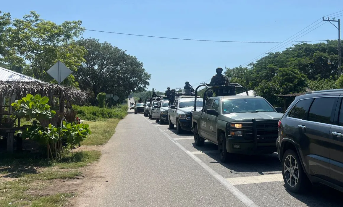 Fuerzas armadas mantienen operativos en Tecpan, tras intento de irrupción del jueves