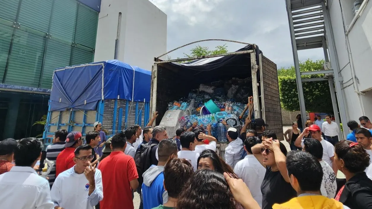 UNAM envía 40 toneladas de ayuda humanitaria a la UAGro para damnificados por huracán John