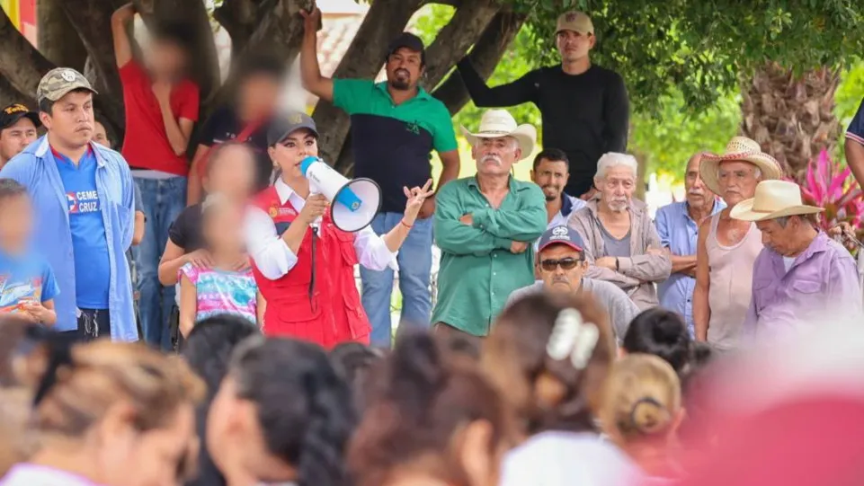 Evelyn Salgado visita la Sierra de Chilpancingo para llevar ayuda humanitaria y supervisar rehabilitación tras John