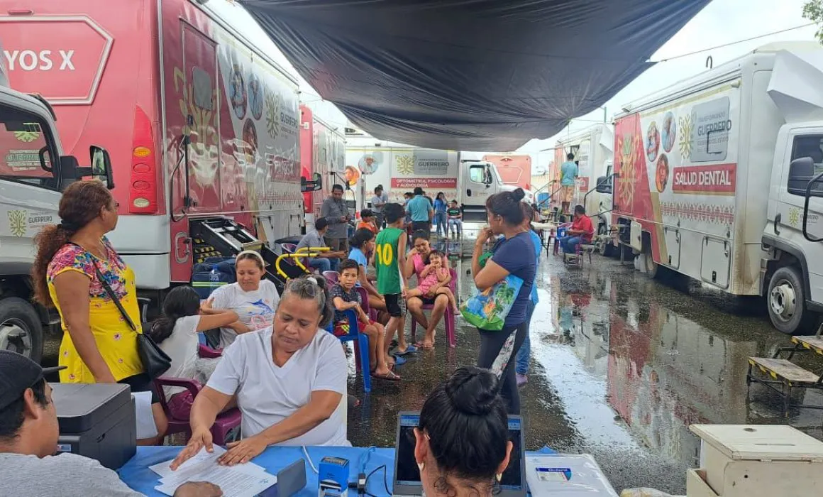 Fortalece Evelyn servicios de salud con unidades móviles en Cruz Grande