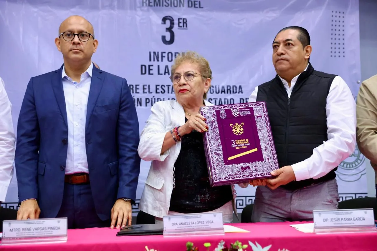 Gobernadora de Guerrero entrega su Tercer Informe de Gobierno al Congreso