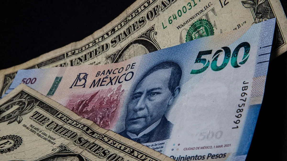 Se pagan 20 pesos por dólar, divisa mexicana arranca la semana con pérdidas