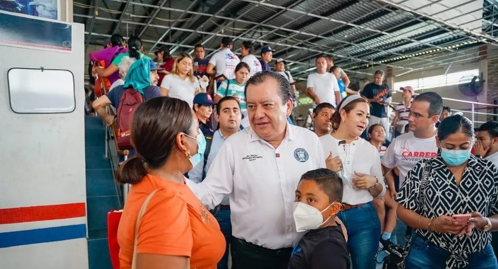 La UAGro habilita un comedor para damnificados de John en Acapulco