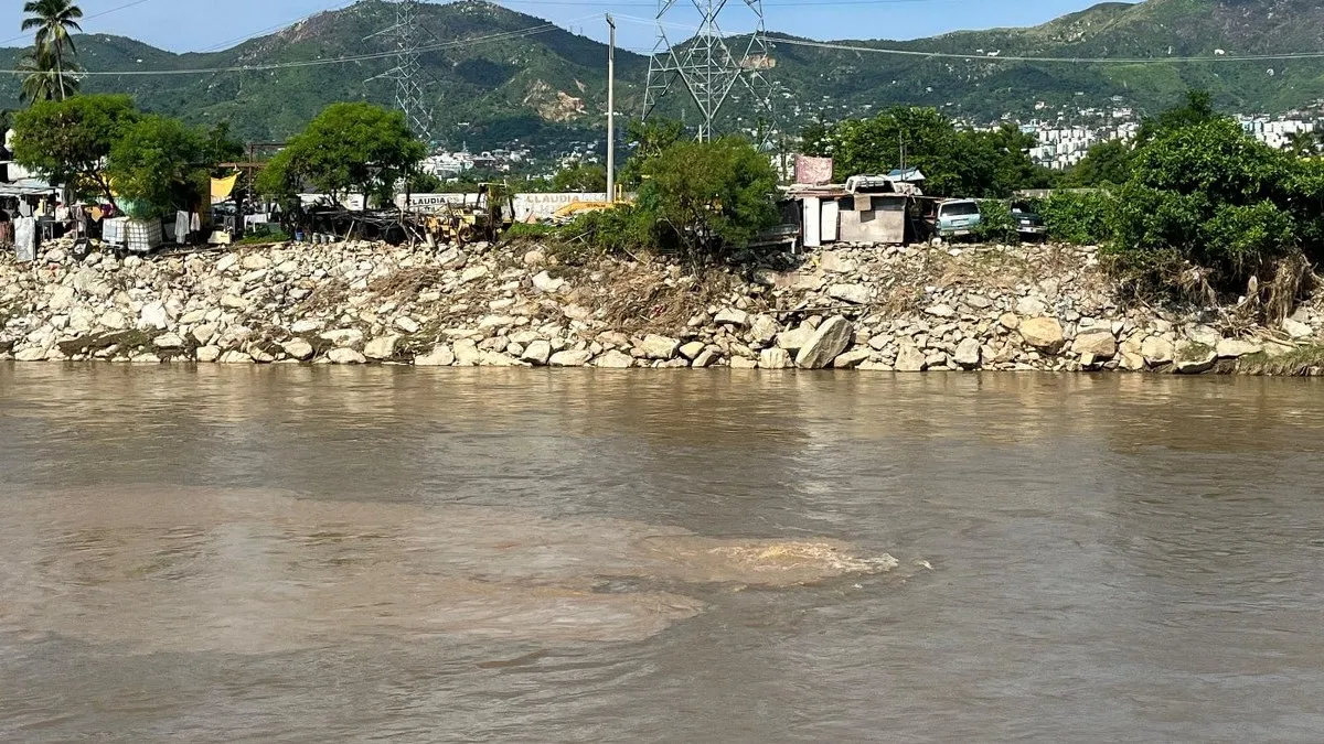 Comienza el bombeo de agua potable en Acapulco tras afectaciones del huracán John