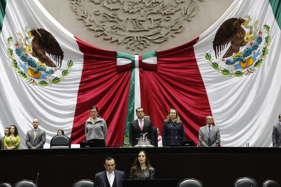 Cámara de diputados rinde minuto de silencio en memoria del alcalde de Chilpancingo