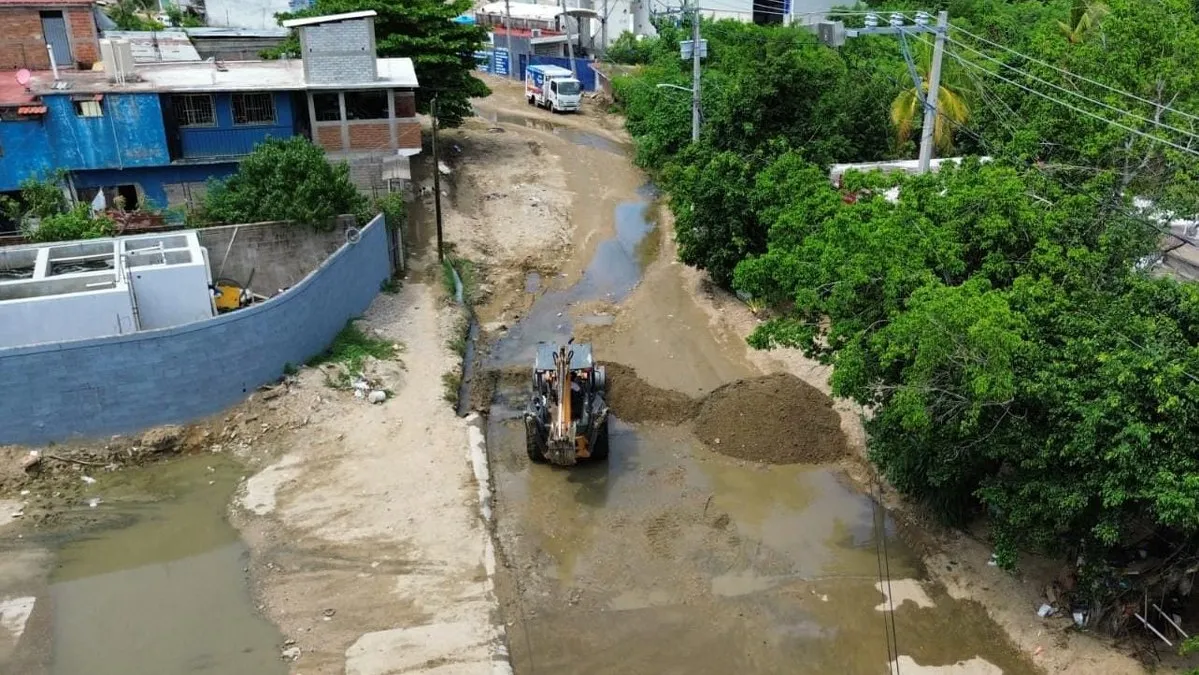 CAPASEG inicia limpieza de calles en más de 10 colonias afectadas en Acapulco