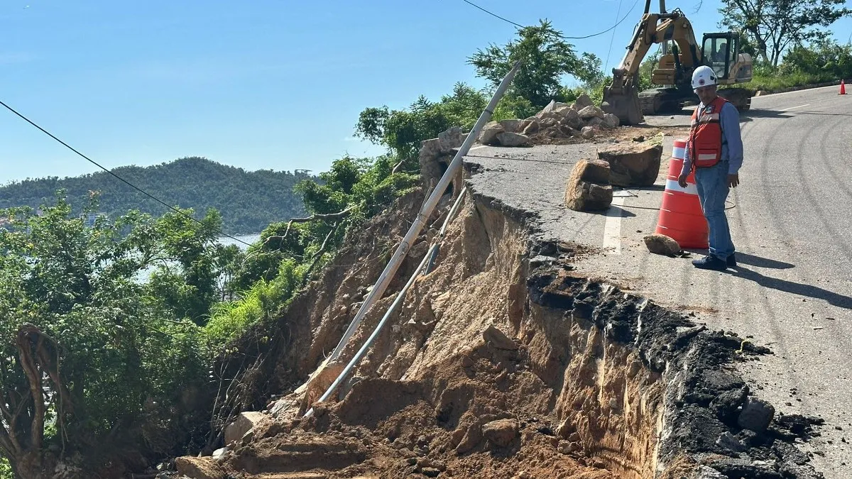 Retiran 3 mil 500 toneladas de escombros de La Escénica de Acapulco