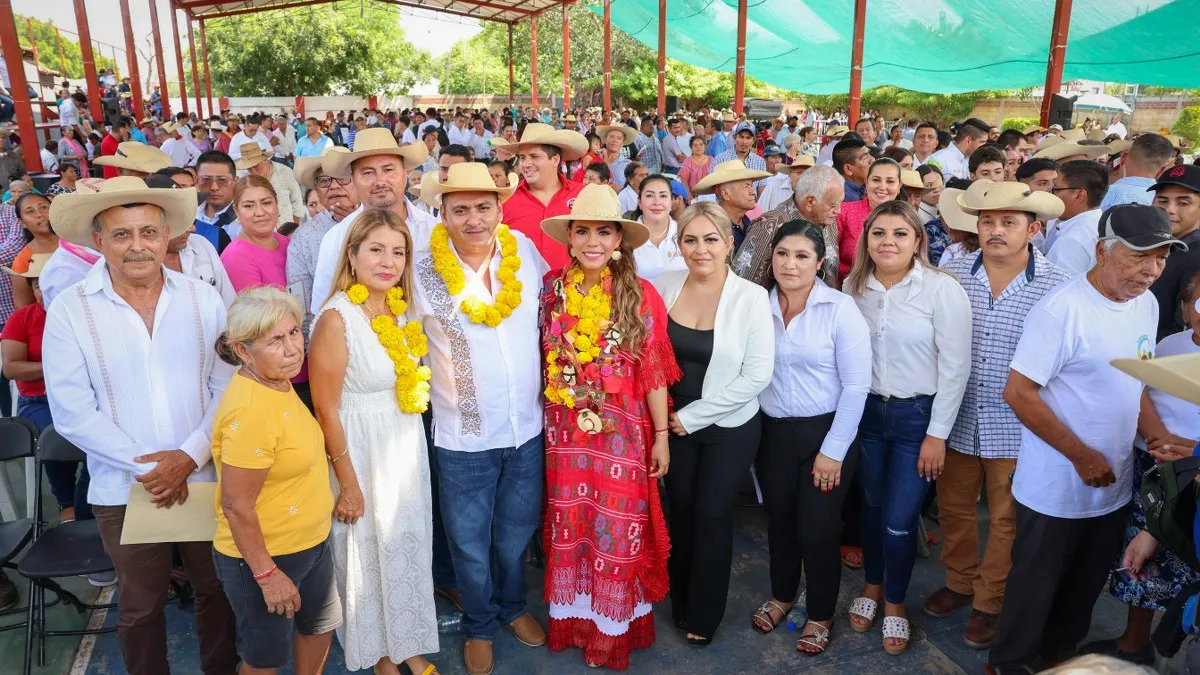 Evelyn Salgado visita Zirándaro para apoyar a familias afectadas por el huracán John