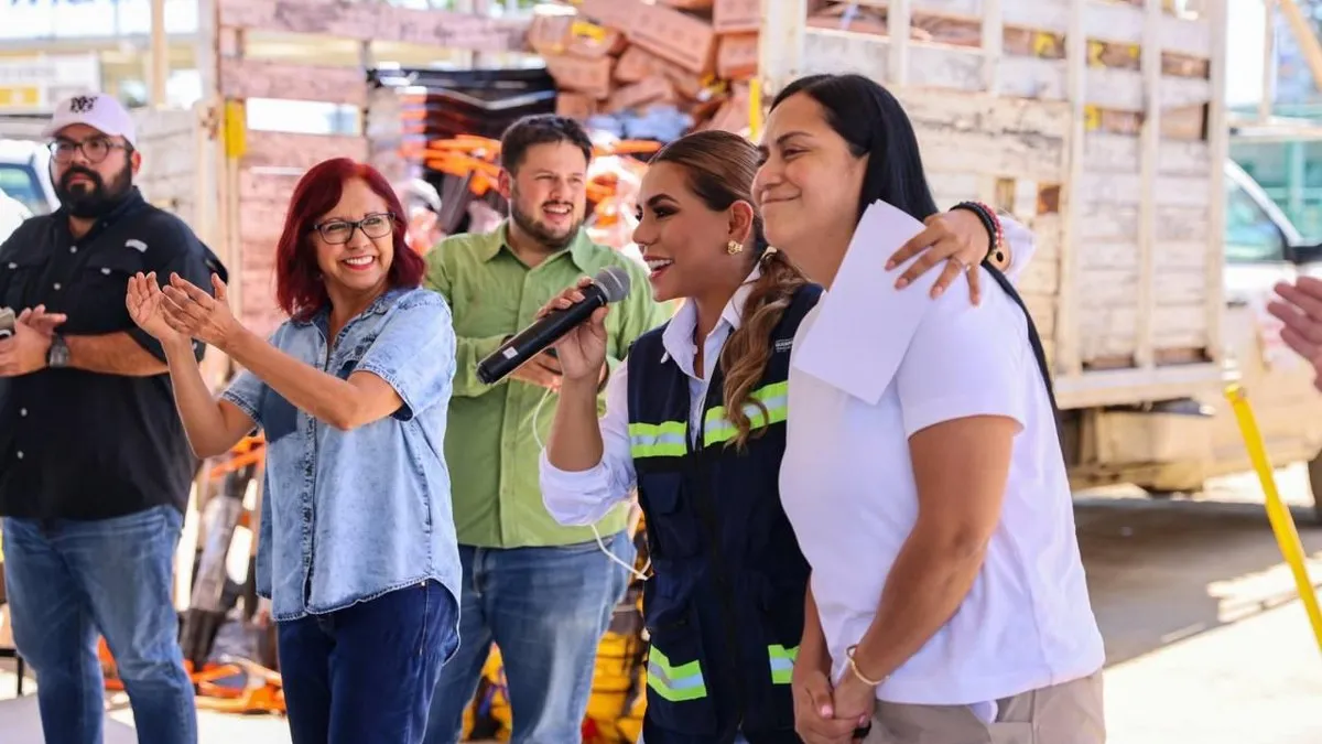 Coordinan gobierno estatal y federal limpieza en colonias afectadas por huracán John en Acapulco