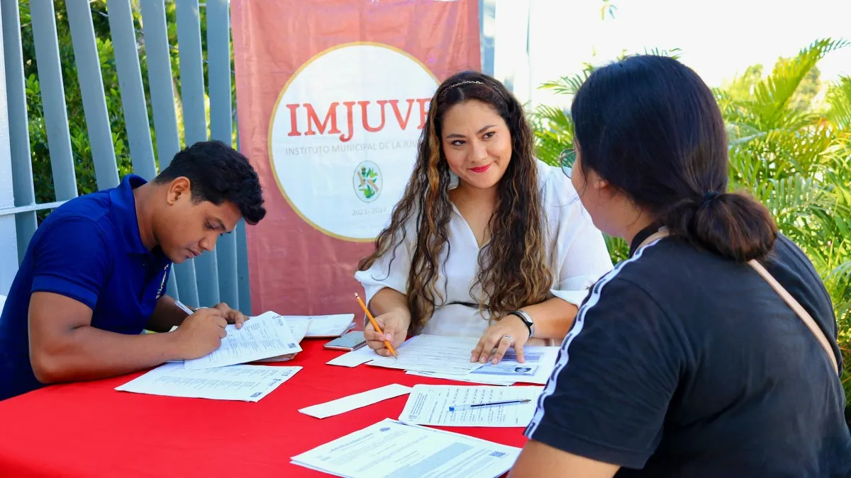 Gobierno de Acapulco impulsa empleo juvenil con mesas móviles