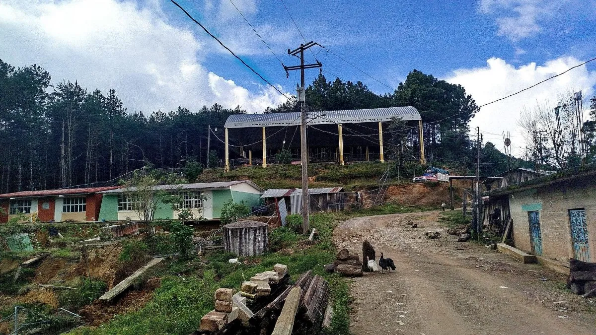 Están abandonadas las escuelas en La Montaña de Guerrero, denuncian