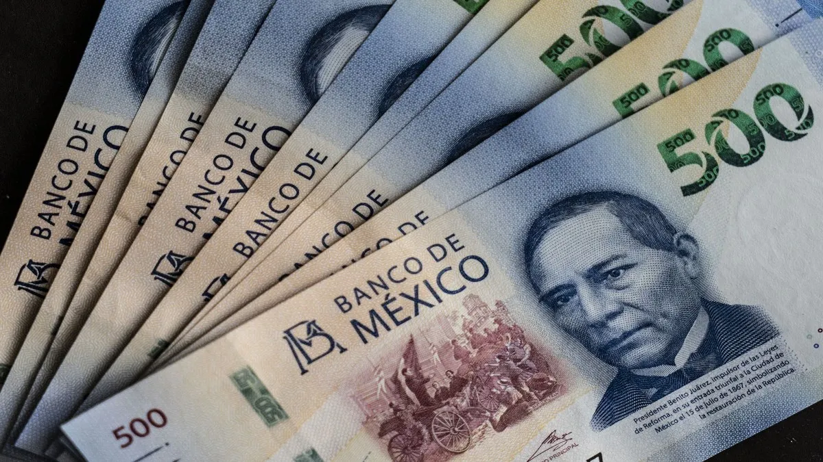 Se pagan 20.61 pesos por dólar, alza se atribuye a incertidumbre política en México