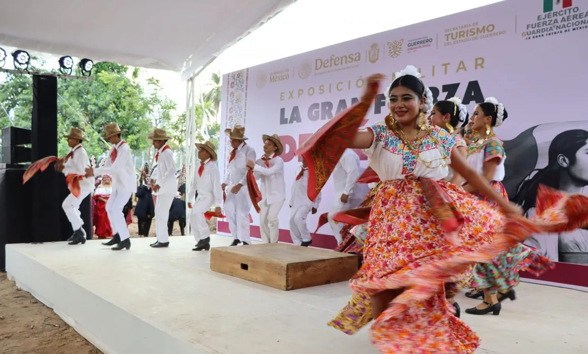 Exhiben riqueza cultural y artesanías guerrerenses en Expo Militar en Acapulco