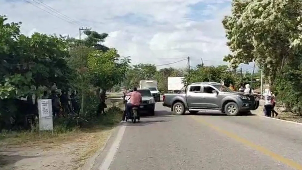 Se levanta bloqueo carretero en Atoyac tras tres días; podría trasladarse a otros puntos