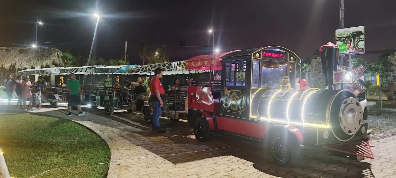 El trenecito del Parque Papagayo regalará un recorrido para las niñas y niños por la Costera de Acapulco