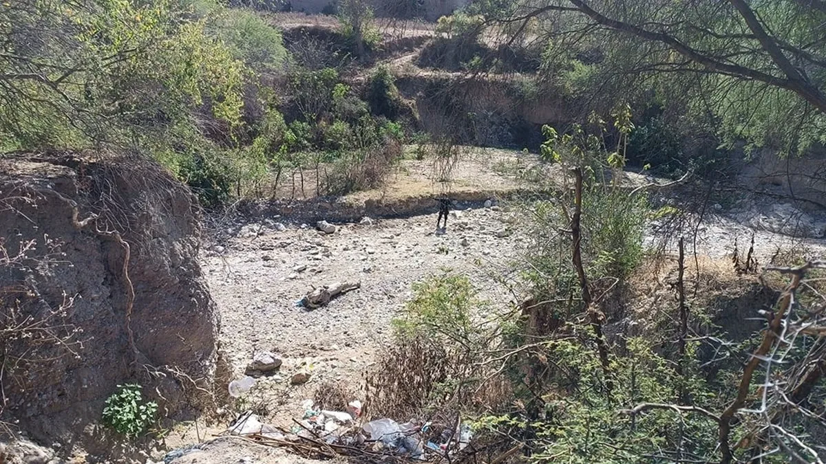 Hallan cuerpo de un adulto mayor en un barranco en Zumpango del Río