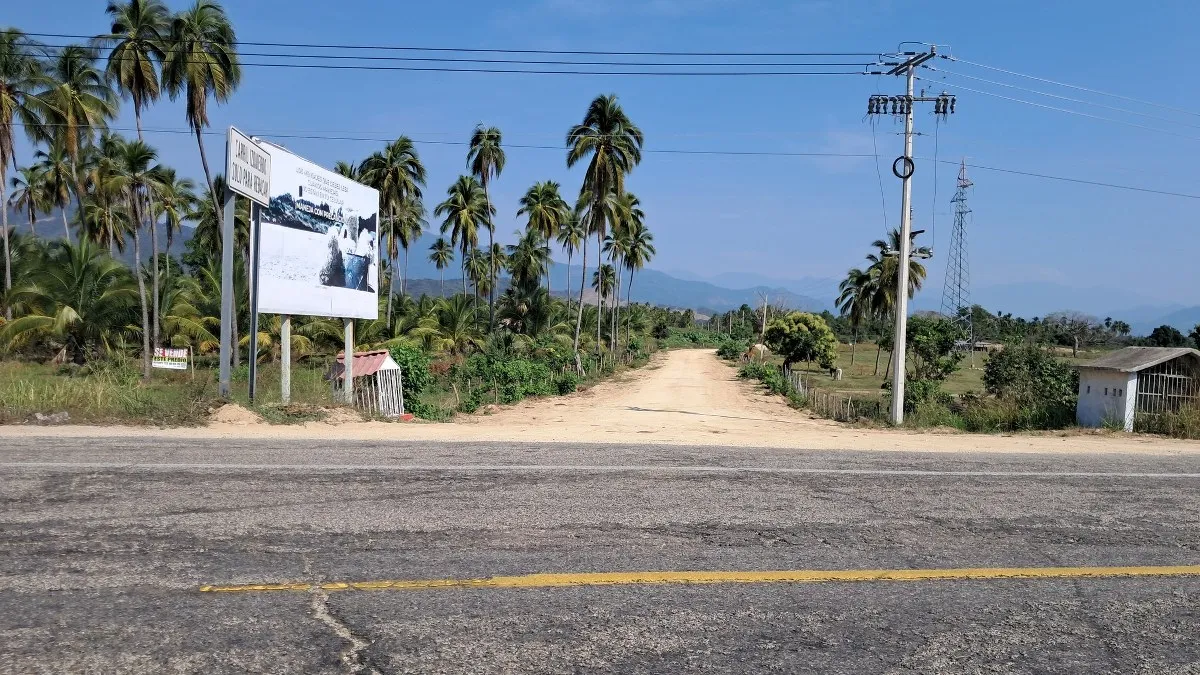 Hallan hombre asesinado en el camino hacia La Zuzuca, en la Costa Grande de Guerrero