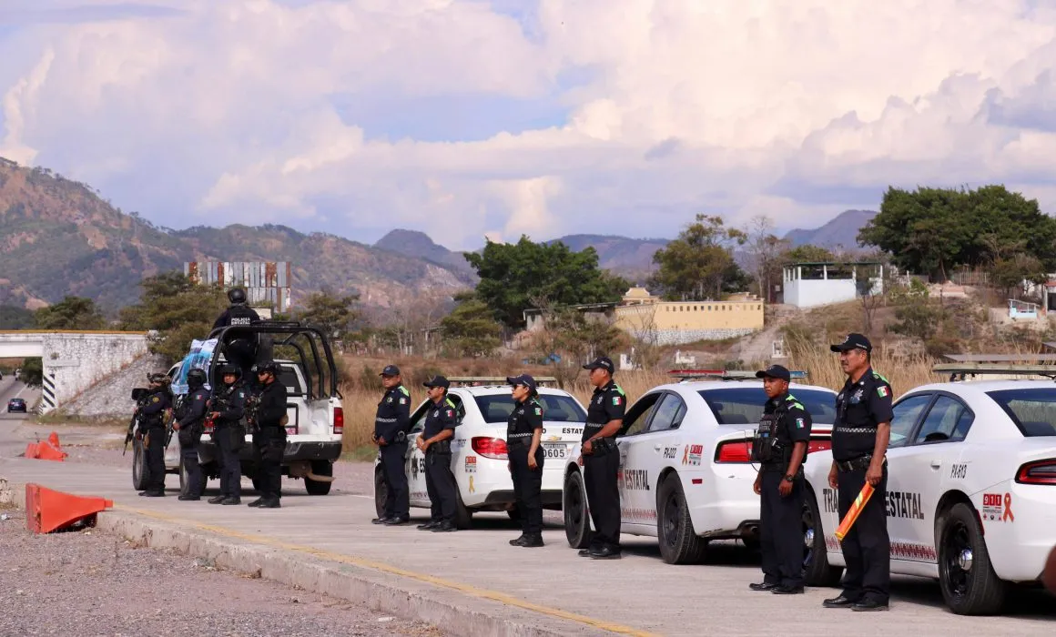 Refuerzan seguridad para cierre de temporada vacacional en Guerrero