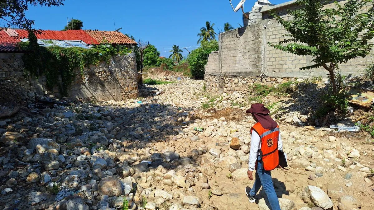 Inician revisiones preventivas en cauces pluviales de Acapulco ante temporada de lluvias