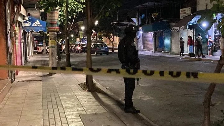 Asesinan a un hombre en pleno centro de Chilpancingo; FGE inicia investigación 