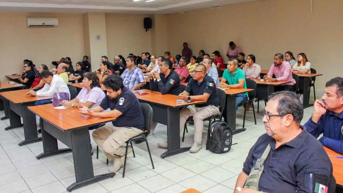 Fiscalía de Guerrero realiza pláticas sobre prevención de extorsión telefónica